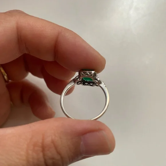 Stunning Emerald, Diamond, 14K Golf Ring - Picture 2 of 3